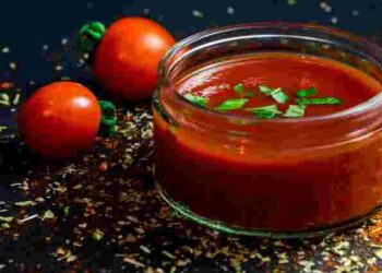 Результат буде не гірший: чим можна замінити томатну пасту