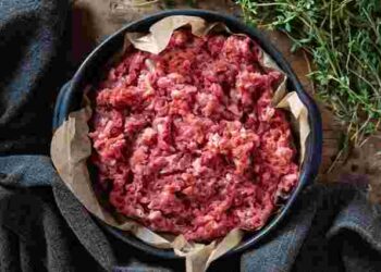 Котлети вам більше не набридатимуть: додайте у фарш лише один несподіваний інгредієнт