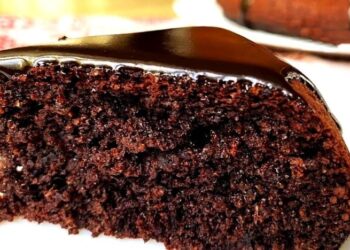 Для этого пирога даже духовку не придется включать: рецепт без мороки (ВИДЕО)