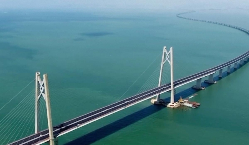 Дві години за кермом: де знаходиться найдовший міст світу та що про нього відомо