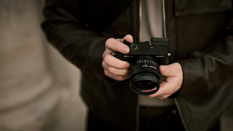 61 мегапіксель у кишені: нова повнокадрова Sony RX1R III вже в Україні