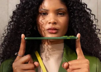 Motorola Edge 70 у версії 12/512ГБ очікується в Україні на початку грудня 2025