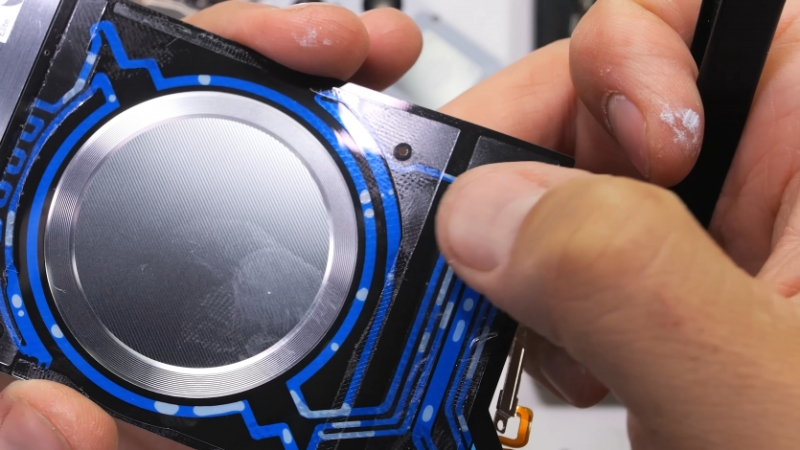 JerryRigEverything розібрав RedMagic 11 Pro: “Як іншопланетна технологія. Apple зрадіє, коли винайде таке років через 10"