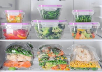 Какую еду нельзя класть в пластиковые контейнеры: 5 особых продуктов