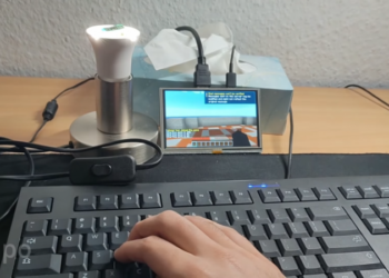 Конкурент Doom: Minecraft запустили на розумній лампочці