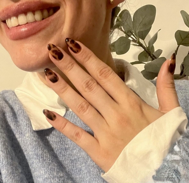 Наймодніший манікюр сезону — «черепаховий»