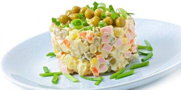 Солить или не солить: какие специи действительно класть в “Оливье”