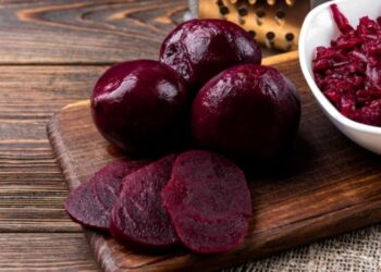 Спасение на каждый день: 7 ярких салатов со свеклой