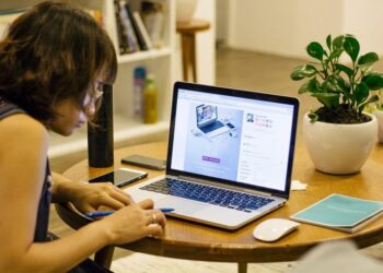 Темний бік життя “цифрових кочівників”: жінка розповіла про сумний досвід в Португалії