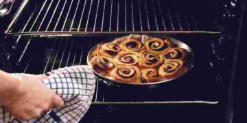 Секрет, якого вам бракувало: навіщо ставити сіль в духовку