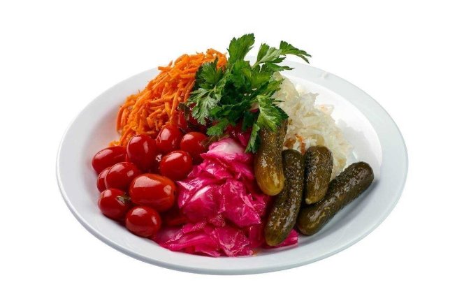 12 постных блюд, которые соберут семью за столом: лучшее меню на Сочельник 2025