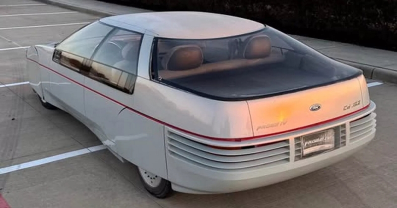 Цей концепт Ford довго вважався втраченим, але раптом з'явився у продажу на Facebook Marketplace