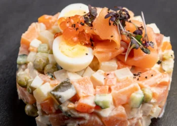 5 крутых лайфхаков, с которыми оливье будет неотразимым: вы о них не знали