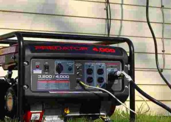 Це питання хвилює багатьох: чи можна вмикати генератор відразу в розетку