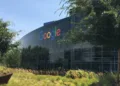 Google спростила віртуальну примірку: тепер достатньо лише селфі, щоб підібрати одяг онлайн