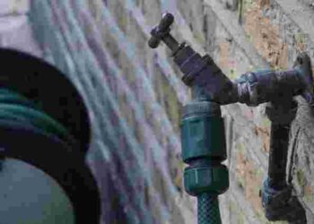 Як утеплити зовнішні труби цієї зими: перевірені поради експертів