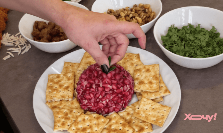 Этот "елочный шарик" станет украшением рождественского стола: как оригинально подать намазку (РЕЦЕПТ)