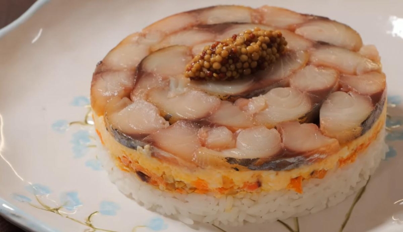 Головний конкурент "Оселедця під шубою": елементарний салат із копченою скумбрією