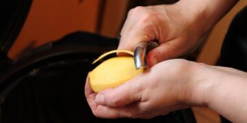 Куда положить подмерзший картофель, чтобы он снова стал вкусным: хитрый трюк