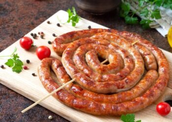 Ленивый рецепт колбасы на Рождество: он не заставит вас часами нарезать мясо