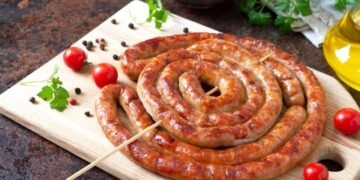 Ленивый рецепт колбасы на Рождество: он не заставит вас часами нарезать мясо