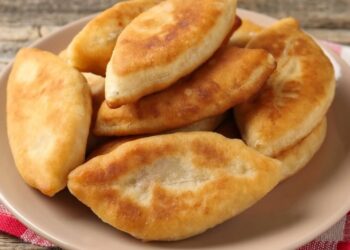 С крышкой или без: как на самом деле жарить пирожки, чтобы получить идеальную корочку (ВИДЕО)