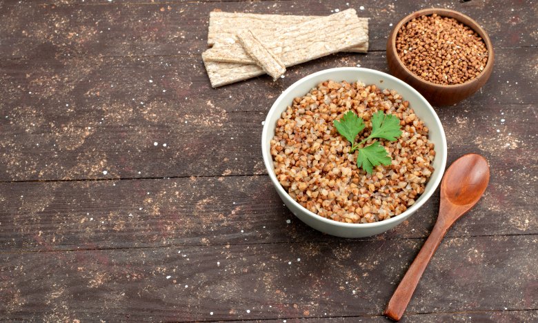 Сделайте это с гречкой перед варкой, чтобы получить идеальную рассыпчатую кашу: секрет аппетитного гарнира