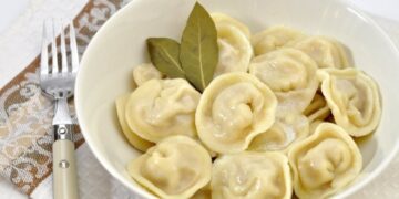 Сколько воды нужно, чтобы идеально сварить пельмени: известная пропорция