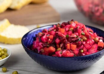 Винегрет “с нуля” за 30 минут: трюк, с которым свекла и морковь сварятся моментально