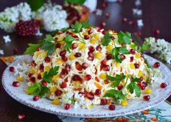 Вместо оливье приготовьте американский новогодний салат: яркий рецепт (ВИДЕО)