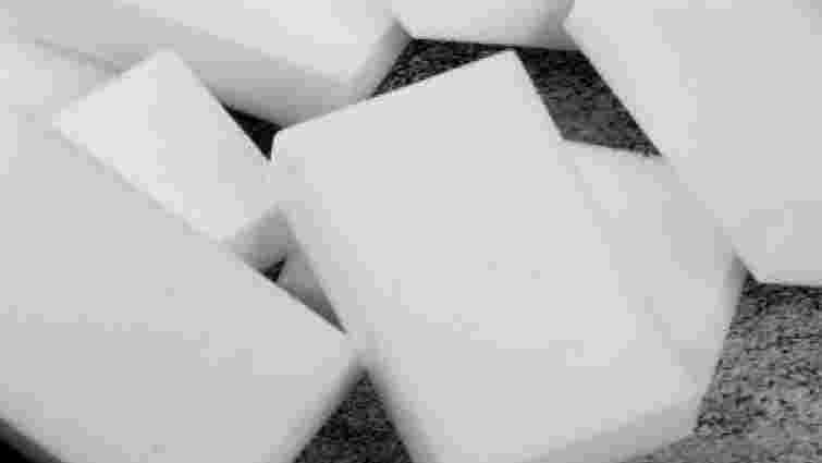 Універсальний помічник: несподівані способи використання меламінової губки