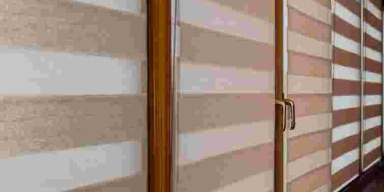 Функціональні і компактні: чим особливі ролети день – ніч та як їх підібрати правильно