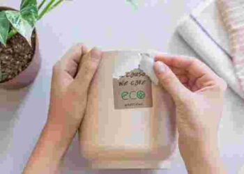 Ні сліду, ні липкості: як видалити наклейки з будь-якої поверхні