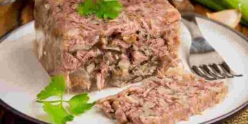 Посуд теж має значення: як зберігати холодець, щоб він довго залишався свіжим