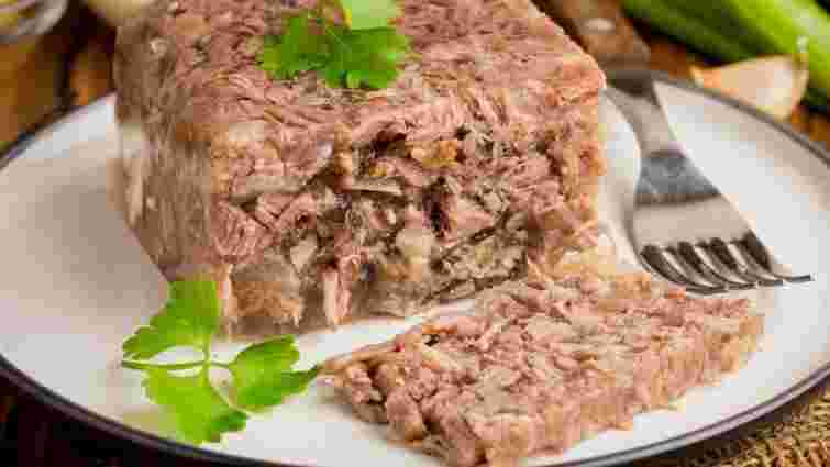 Посуд теж має значення: як зберігати холодець, щоб він довго залишався свіжим