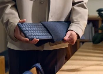 Чудова ідея: HP представила Eliteboard G1a — потужний міні-ПК, вбудований у клавіатуру