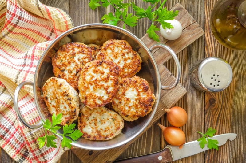 Навіщо додавати манку в котлети і тефтелі: розкриваємо секрети радянської кулінарії