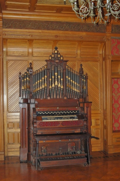 У Каліфорнії є величезний маєток, в якому "мешкають" тисячі привидів: в чому його таємниця