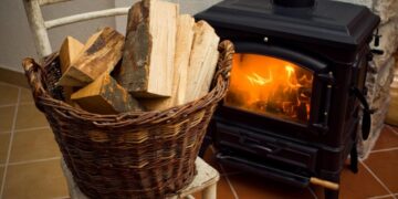 Закладіть удвічі менше дров, а горіти вони будуть у 5 разів довше: що потрібно зробити