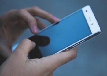 Дзвонять шахраї — не відповідайте на номери з цими цифрами