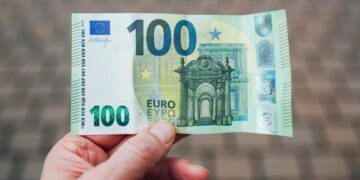 В ЄС випустять нові купюри — як зміняться і що робити зі старими євро