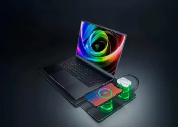 Razer випустила Laptop Sleeve 16 із бездротовою зарядкою: живлення через USB-C, захист від ударів і сумісність із MacBook Pro 16
