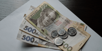 647 грн щомісяця — хто має право на доплату до пенсії у 2026 році