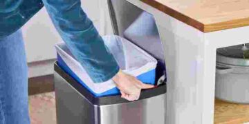 Естетика понад усе: 6 практичних і стильних ідей, як заховати сміттєве відро на кухні