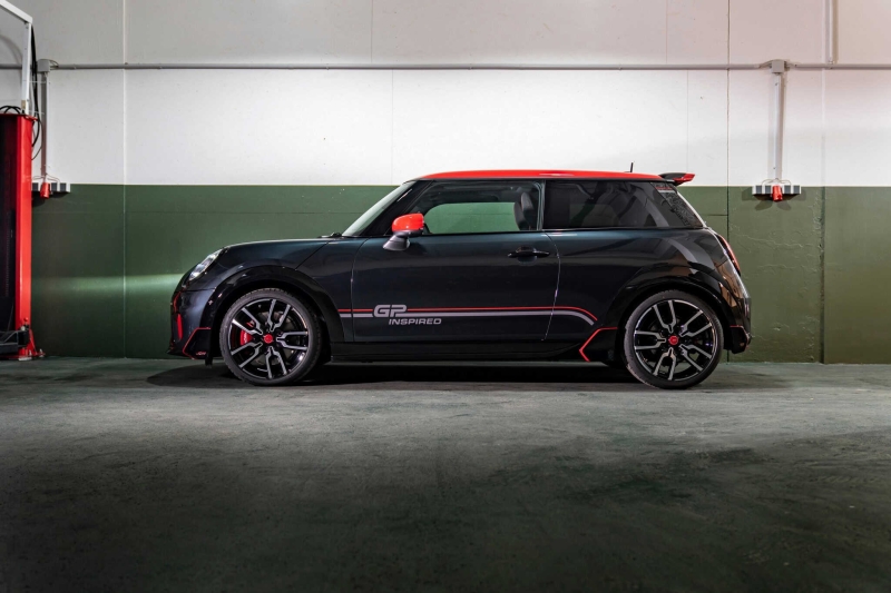 MINI Cooper S і Cooper JCW отримали версію GP Inspired Edition