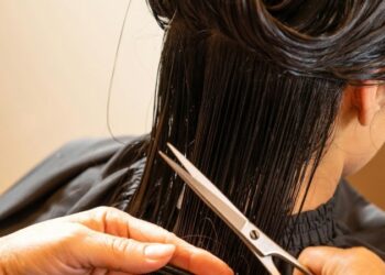 Дерматолог розповів про зв’язок стрижки та росту волосся