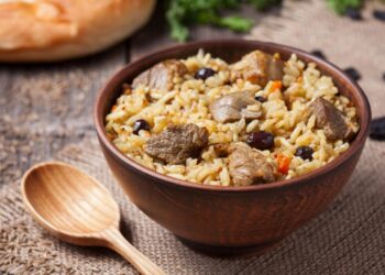 Два найкращі рецепти плову в мультиварці та каструлі: сусіди збіжаться на аромат