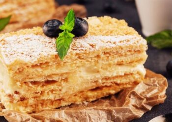 Измена императора или совсем другой десерт: почему знаменитый торт “Наполеон” так называется