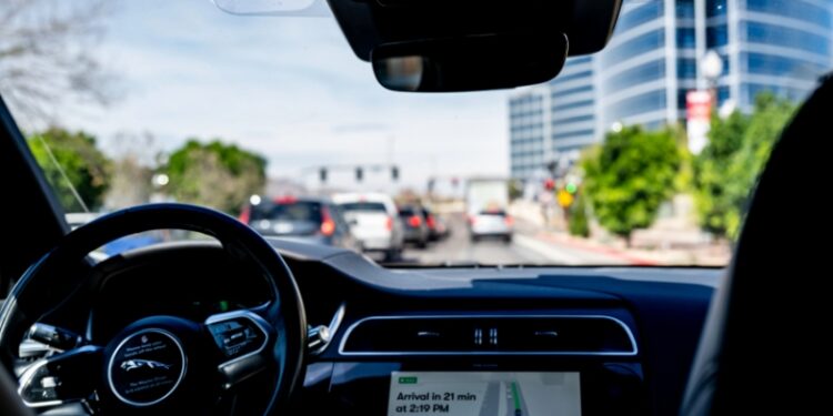 Машинний зір: новий чип для безпілотних авто виявляє небезпеку в 4 рази швидше за людей