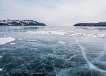На Байкалі провалився під лід УАЗ із китайськими туристами, семеро загиблих